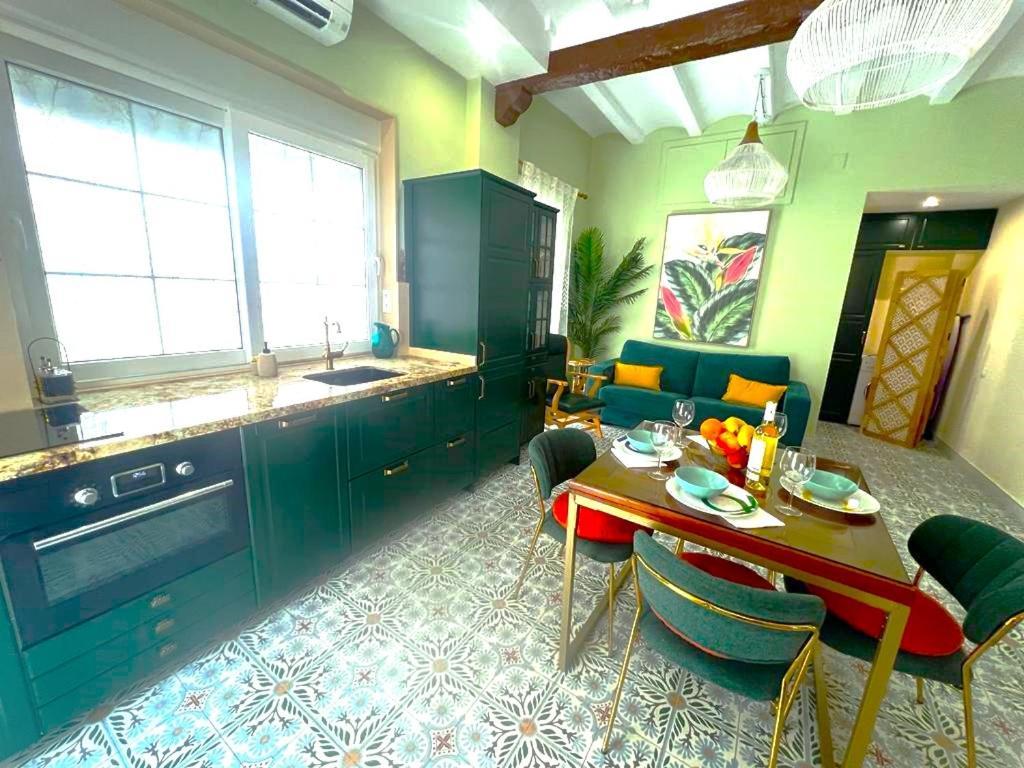 Esmeralda Apartment With Free Private Underground Parking Валенсия Екстериор снимка