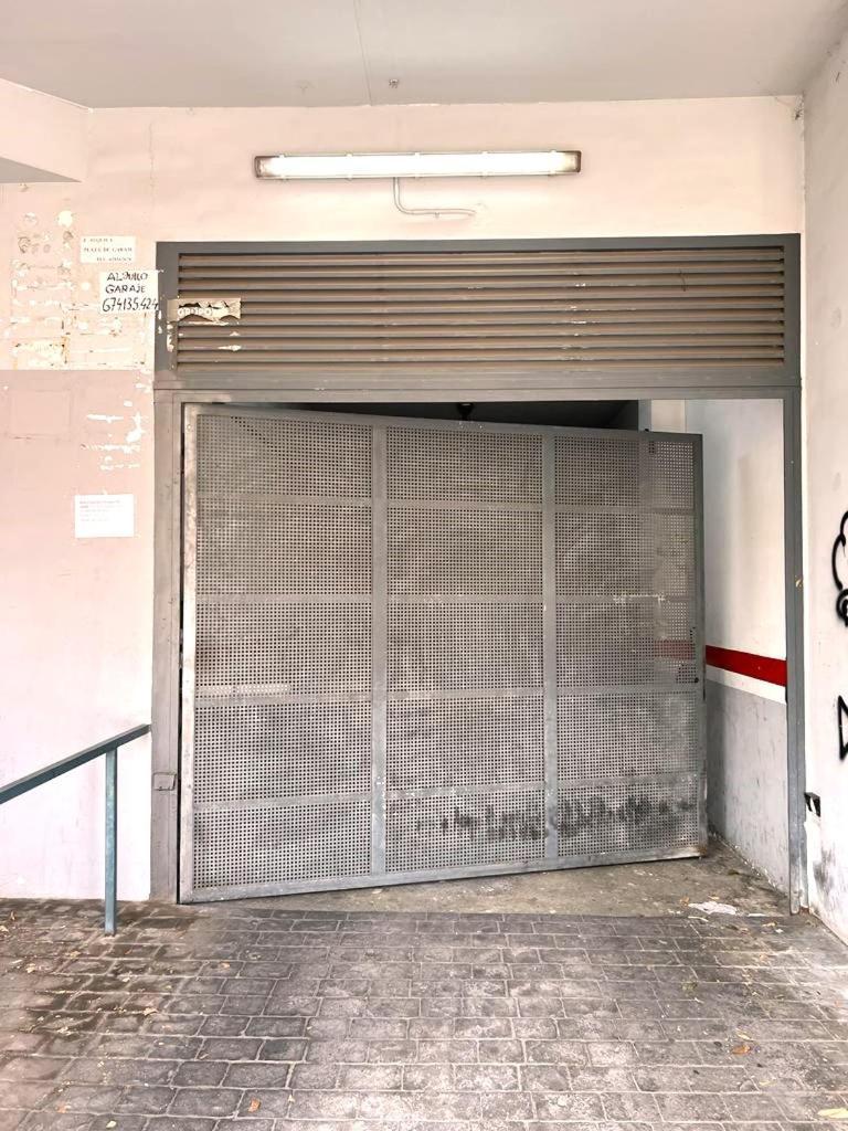 Esmeralda Apartment With Free Private Underground Parking Валенсия Екстериор снимка